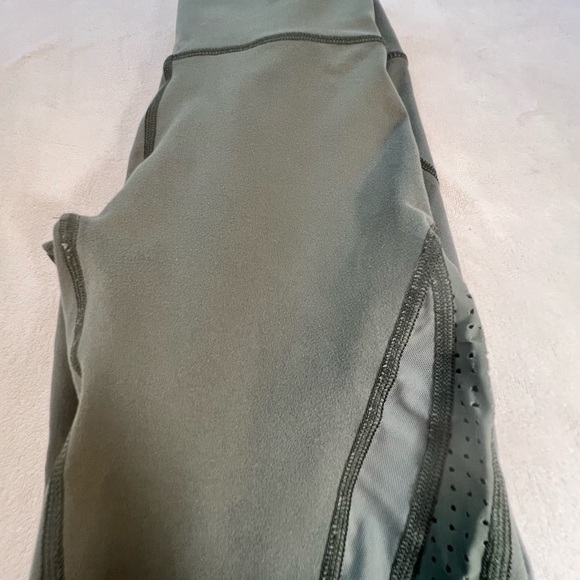Aerie olive green high waisted Move leggings - Picture 6 of 8